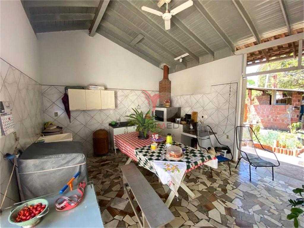 Fazenda/S&iacute;tios/Ch&aacute;caras de 3 quartos, 209m&sup2; no bairro Centro, em Borebi  BOREBI - 