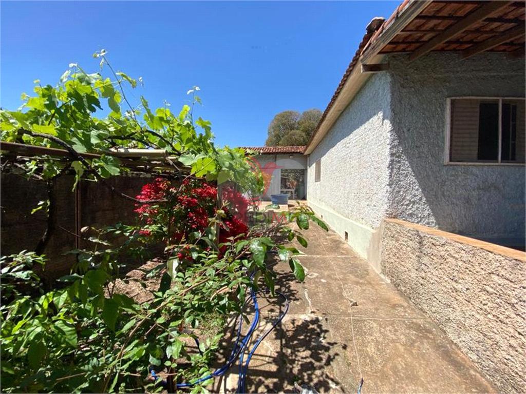 Fazenda/S&iacute;tios/Ch&aacute;caras de 3 quartos, 209m&sup2; no bairro Centro, em Borebi  BOREBI - 