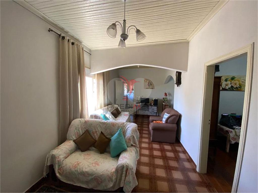 Fazenda/S&iacute;tios/Ch&aacute;caras de 3 quartos, 209m&sup2; no bairro Centro, em Borebi  BOREBI - 