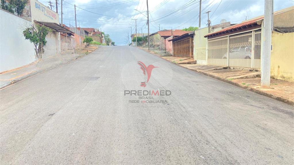 Casa de 302m&sup2; no bairro Jardim Alvorada, em Len&ccedil;&oacute;is Paulista  Lençóis Paulista - 