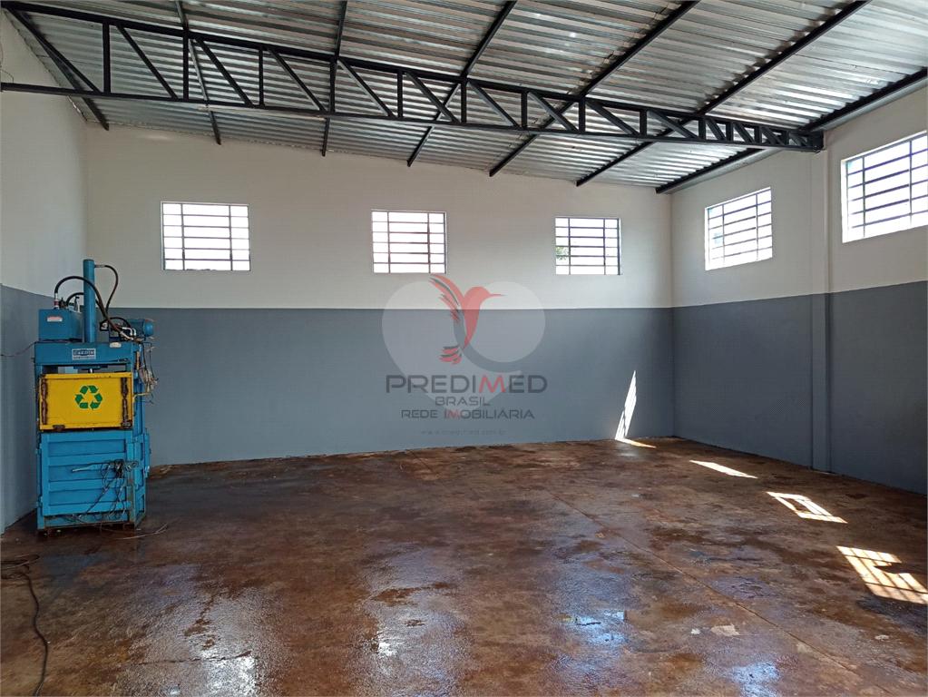 Galp&atilde;o / Dep&oacute;sito / Armaz&eacute;m de 127m&sup2; no bairro Jardim Village, em Len&ccedil;&oacute;is Paulista  Lençóis Paulista - 