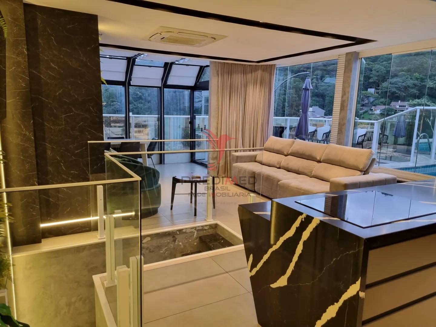 Exclusividade e Alto Padr&atilde;o: Cobertura Duplex Atmos Beach em Cabe&ccedil;udas Rua Cônsul Carlos Renaux - - 