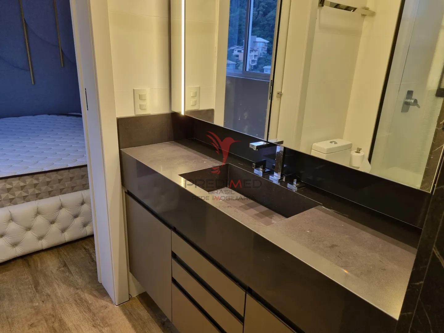 Exclusividade e Alto Padr&atilde;o: Cobertura Duplex Atmos Beach em Cabe&ccedil;udas Rua Cônsul Carlos Renaux - - 