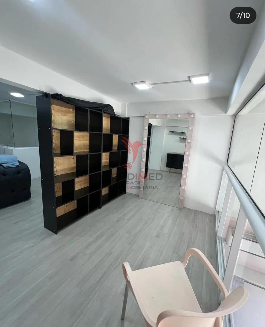 Oportunidade Estrat&eacute;gica: Sala Comercialcom Mezanino  no Ed. Santino  - - 