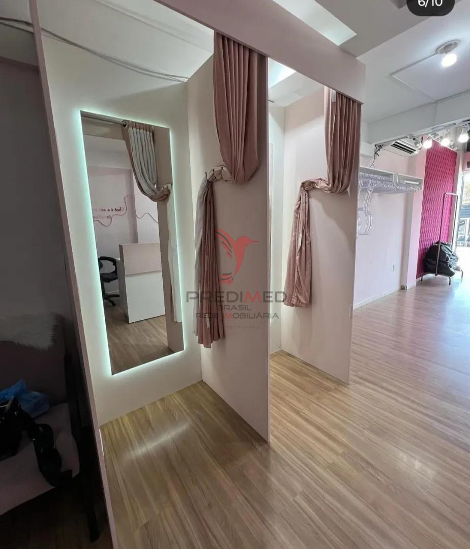 Oportunidade Estrat&eacute;gica: Sala Comercialcom Mezanino  no Ed. Santino  - - 