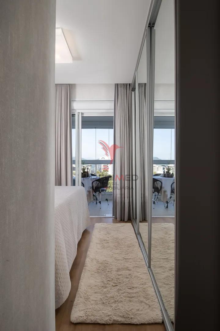 Viva a Experi&ecirc;ncia Club House no Cora&ccedil;&atilde;o da Praia Brava Rua Delfim Mário de Pádua Peixoto - - 