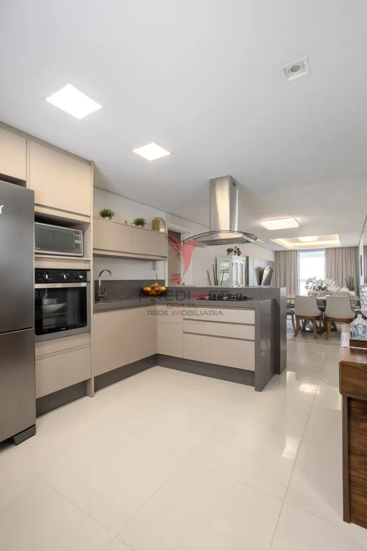 Viva a Experi&ecirc;ncia Club House no Cora&ccedil;&atilde;o da Praia Brava Rua Delfim Mário de Pádua Peixoto - - 