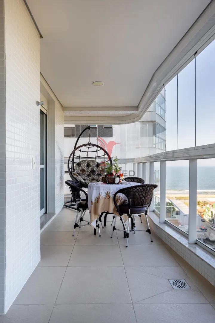 Viva a Experi&ecirc;ncia Club House no Cora&ccedil;&atilde;o da Praia Brava Rua Delfim Mário de Pádua Peixoto - - 