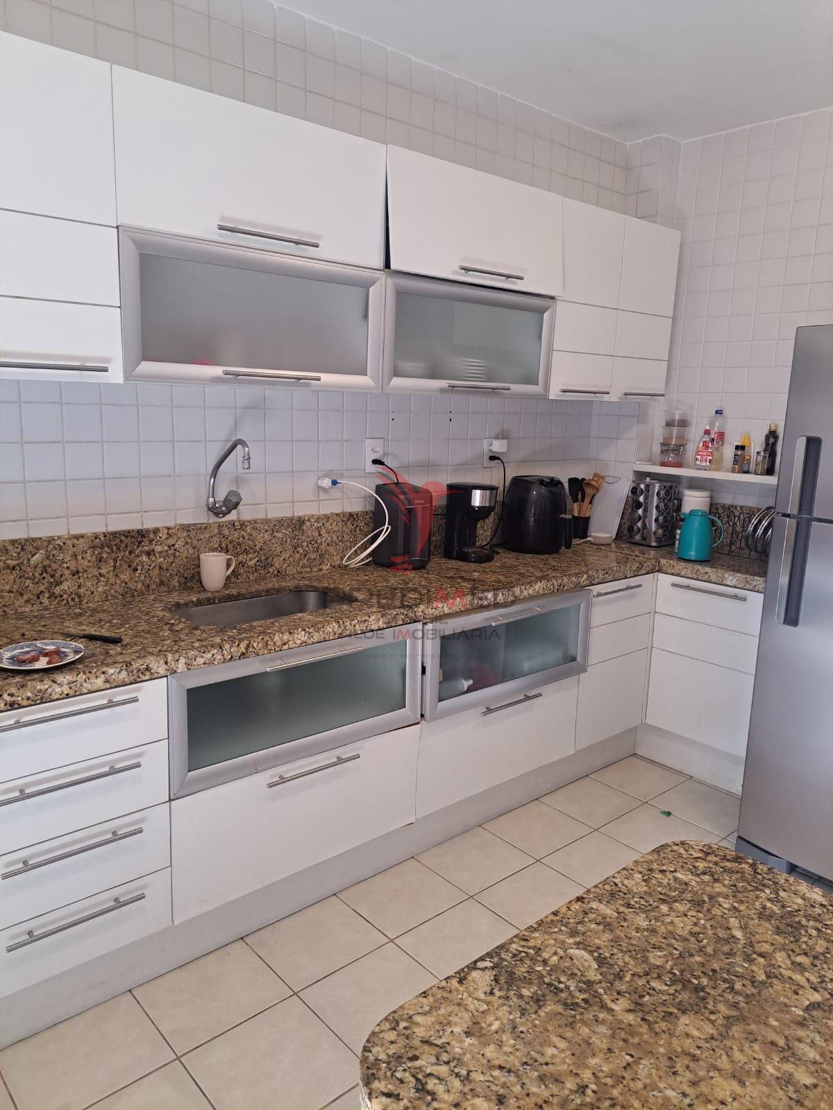 Apartamento espa&ccedil;oso, vista mar, com 128 mts2. Tamba&uacute; . 2 Vagas de Garagem. Nascente Sul Rua Helena Meira Lima João Pessoa - 