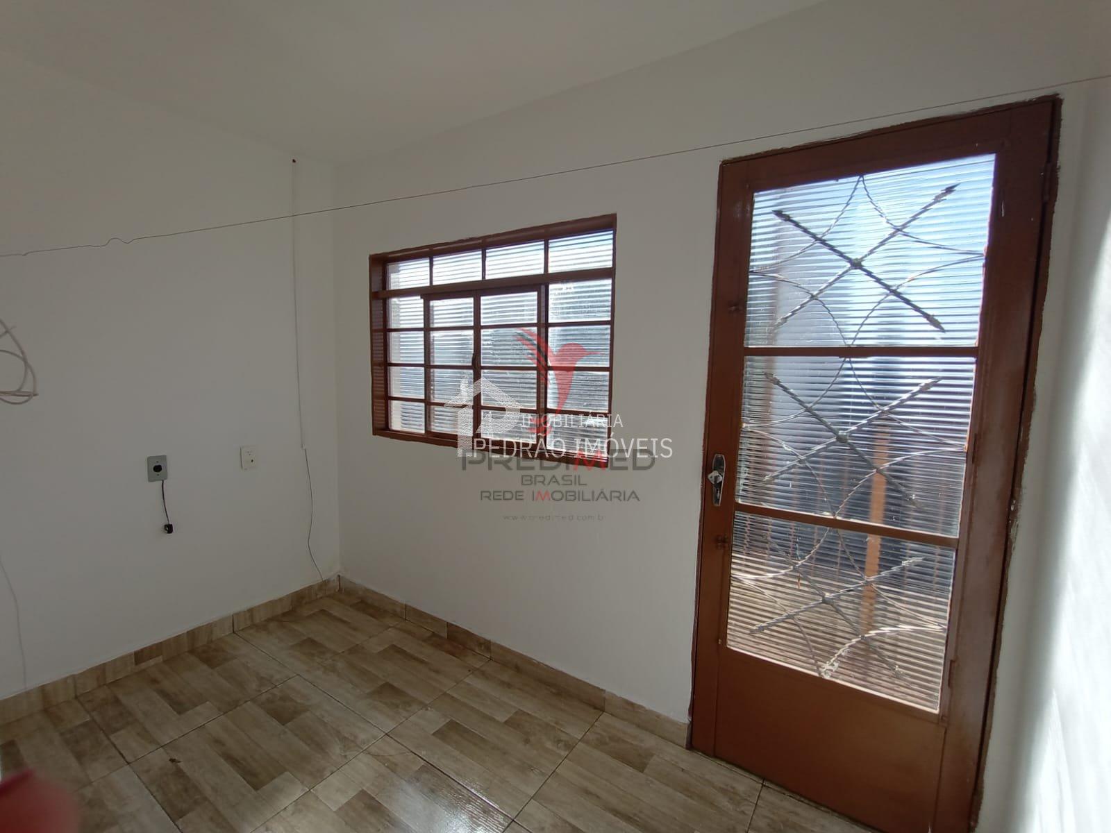 Kitnet de 2 quartos, no bairro Centro, em Len&ccedil;&oacute;is Paulista  Lençóis Paulista - 