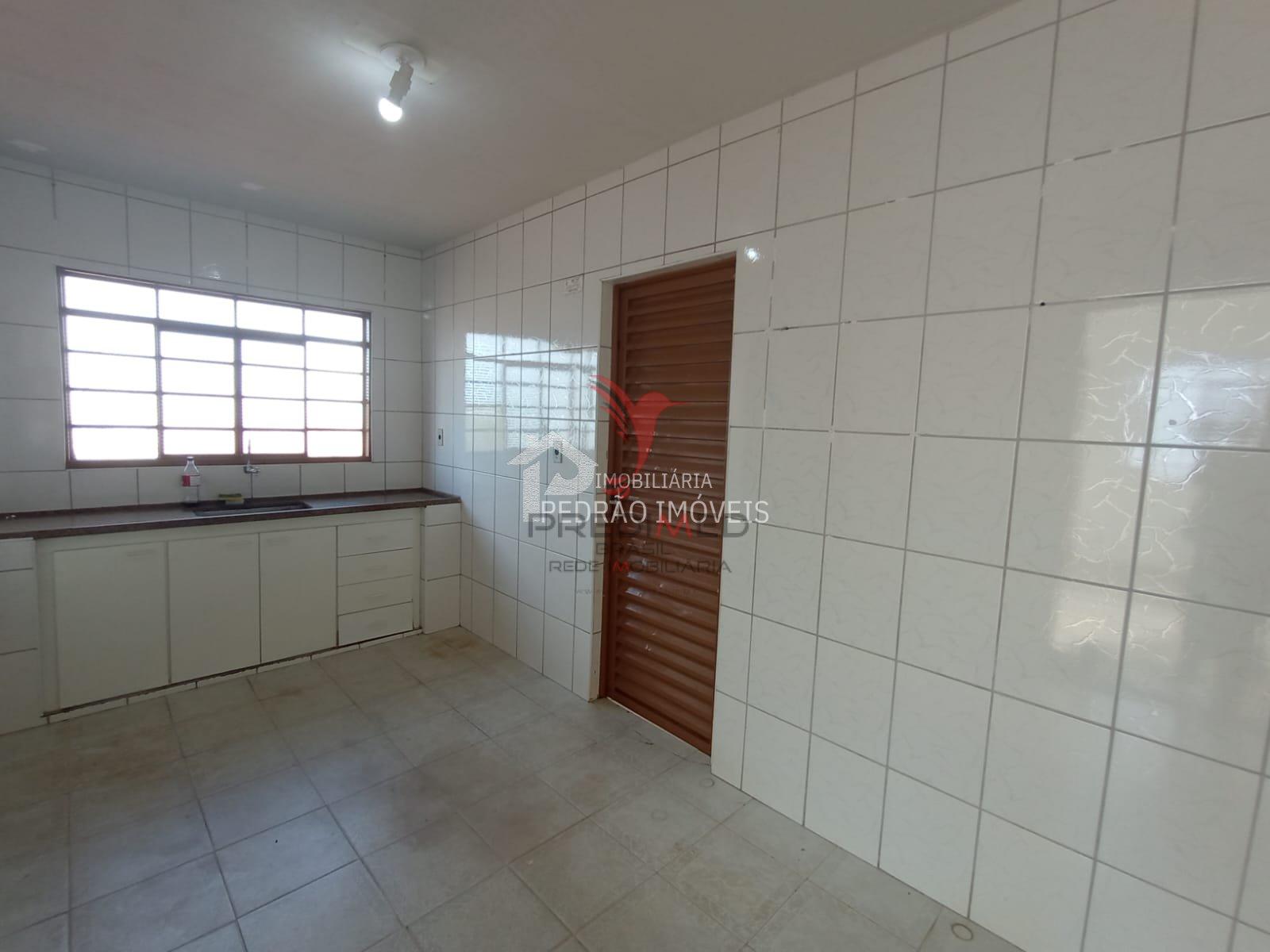 Kitnet de 2 quartos, no bairro Centro, em Len&ccedil;&oacute;is Paulista  Lençóis Paulista - 