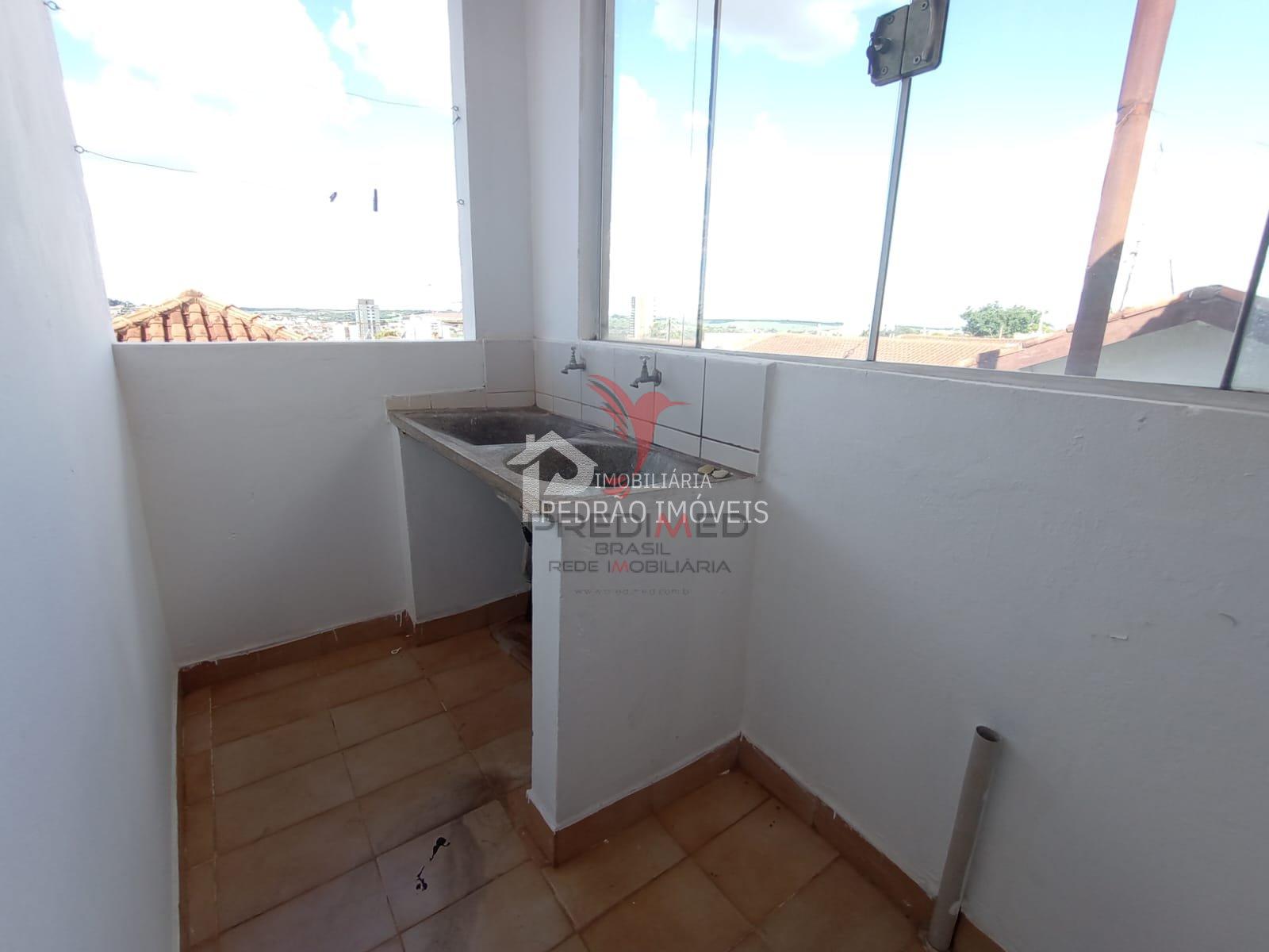 Kitnet de 2 quartos, no bairro Centro, em Len&ccedil;&oacute;is Paulista  Lençóis Paulista - 