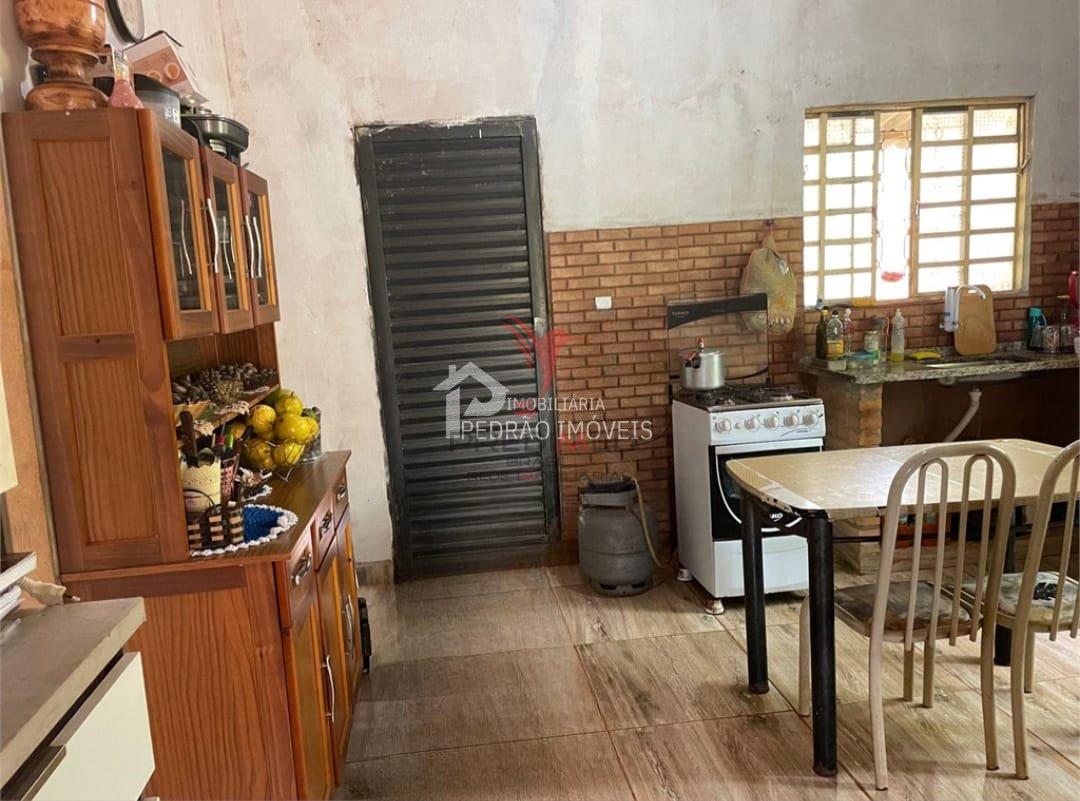 Fazenda/S&iacute;tios/Ch&aacute;caras de 3 quartos, 80m&sup2; no bairro Centro, em Len&ccedil;&oacute;is Paulista  Lençóis Paulista - 