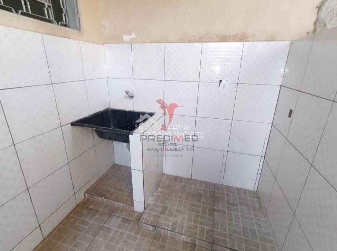 Casa de 2 quartos, 200m&sup2; no bairro N&uacute;cleo Habitacional Luis Zillo, em Len&ccedil;&oacute;is Paulista  Lençóis Paulista - 