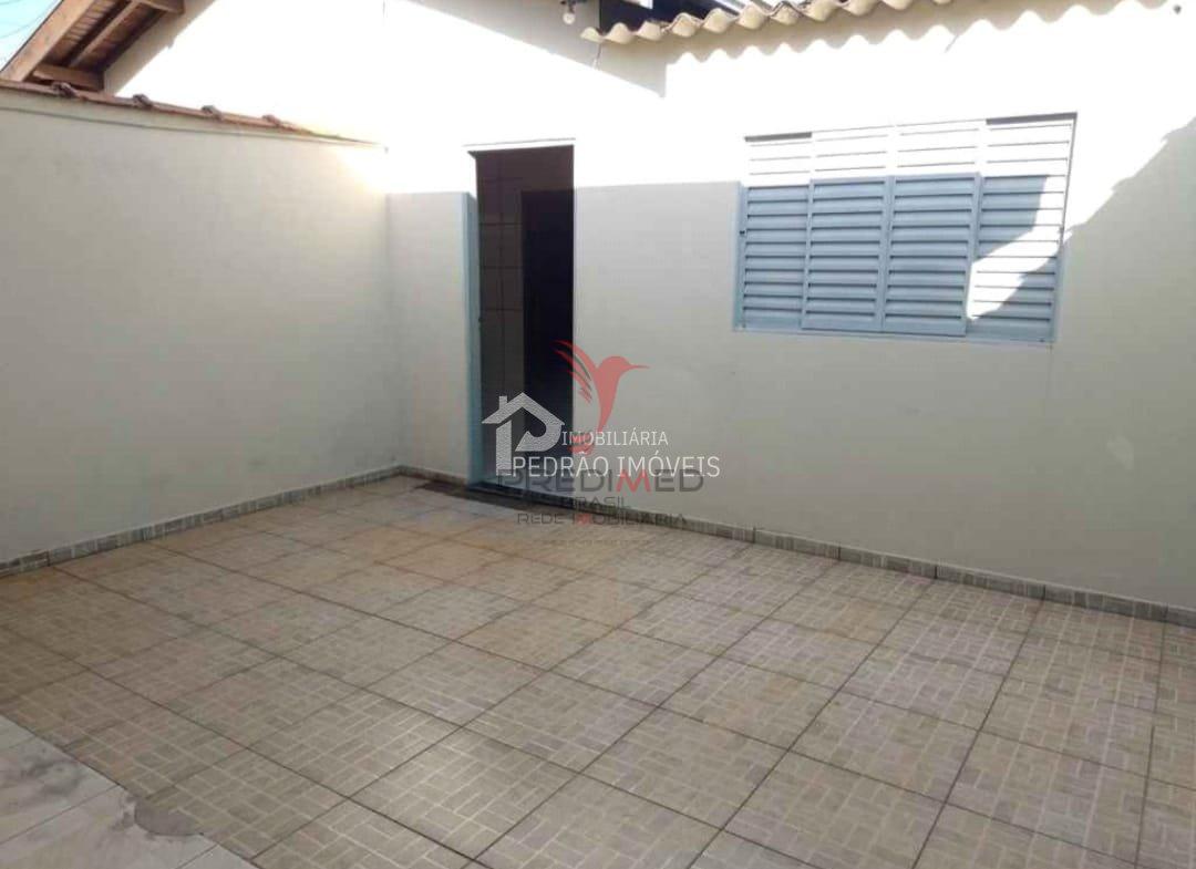 Casa de 2 quartos, 200m&sup2; no bairro N&uacute;cleo Habitacional Luis Zillo, em Len&ccedil;&oacute;is Paulista  Lençóis Paulista - 