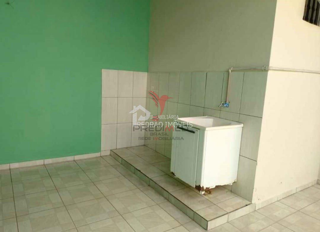 Casa de 2 quartos, 200m&sup2; no bairro N&uacute;cleo Habitacional Luis Zillo, em Len&ccedil;&oacute;is Paulista  Lençóis Paulista - 