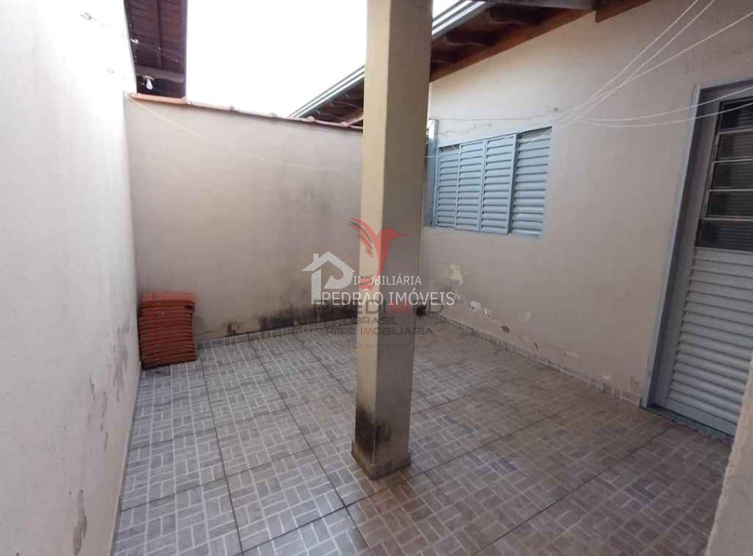 Casa de 2 quartos, 200m&sup2; no bairro N&uacute;cleo Habitacional Luis Zillo, em Len&ccedil;&oacute;is Paulista  Lençóis Paulista - 