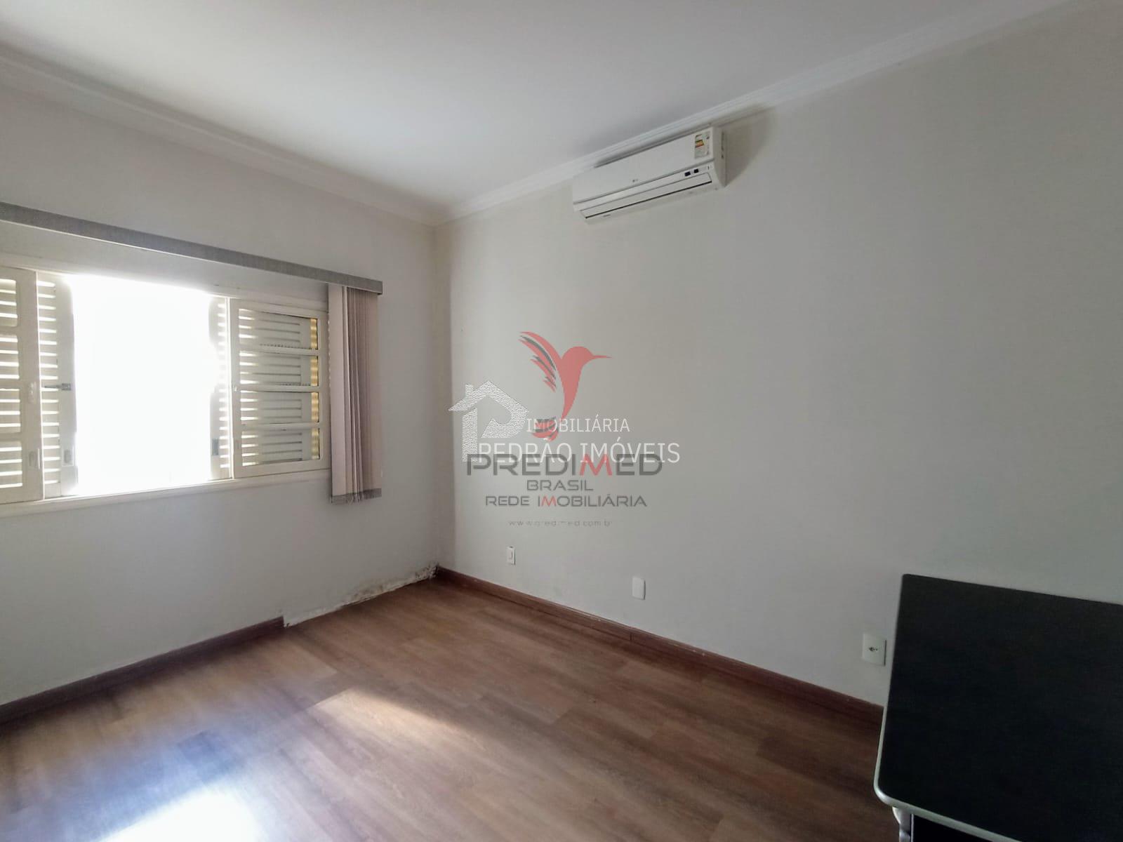 Casa de 3 quartos, 266m&sup2; no bairro Parque Residencial S&atilde;o Jos&eacute;, em Len&ccedil;&oacute;is Paulista  Lençóis Paulista - 