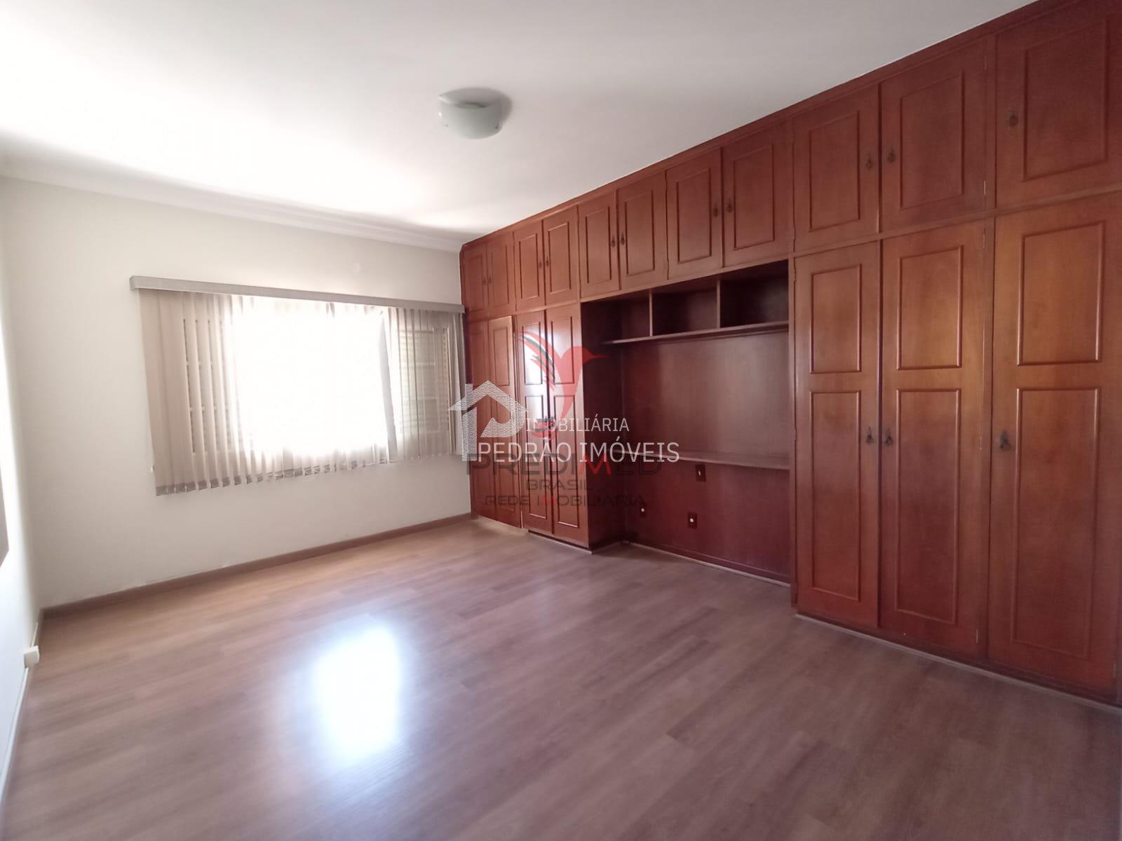 Casa de 3 quartos, 266m&sup2; no bairro Parque Residencial S&atilde;o Jos&eacute;, em Len&ccedil;&oacute;is Paulista  Lençóis Paulista - 