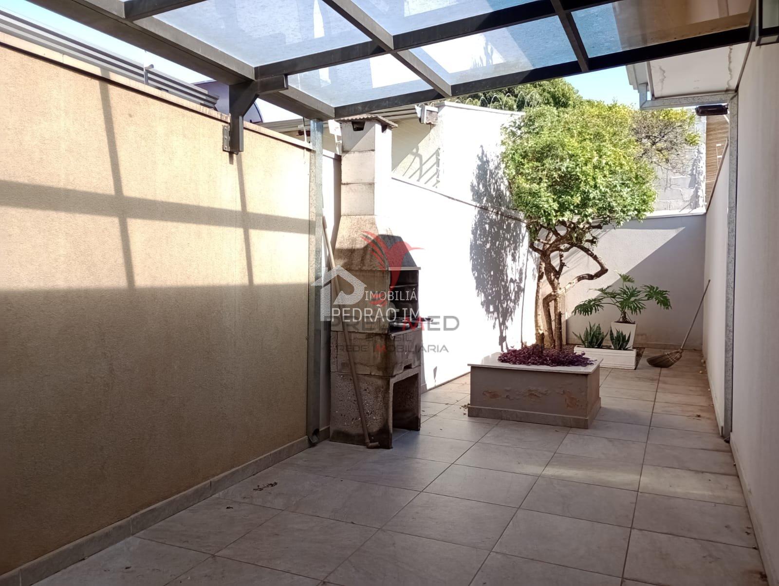 Casa de 3 quartos, 266m&sup2; no bairro Parque Residencial S&atilde;o Jos&eacute;, em Len&ccedil;&oacute;is Paulista  Lençóis Paulista - 