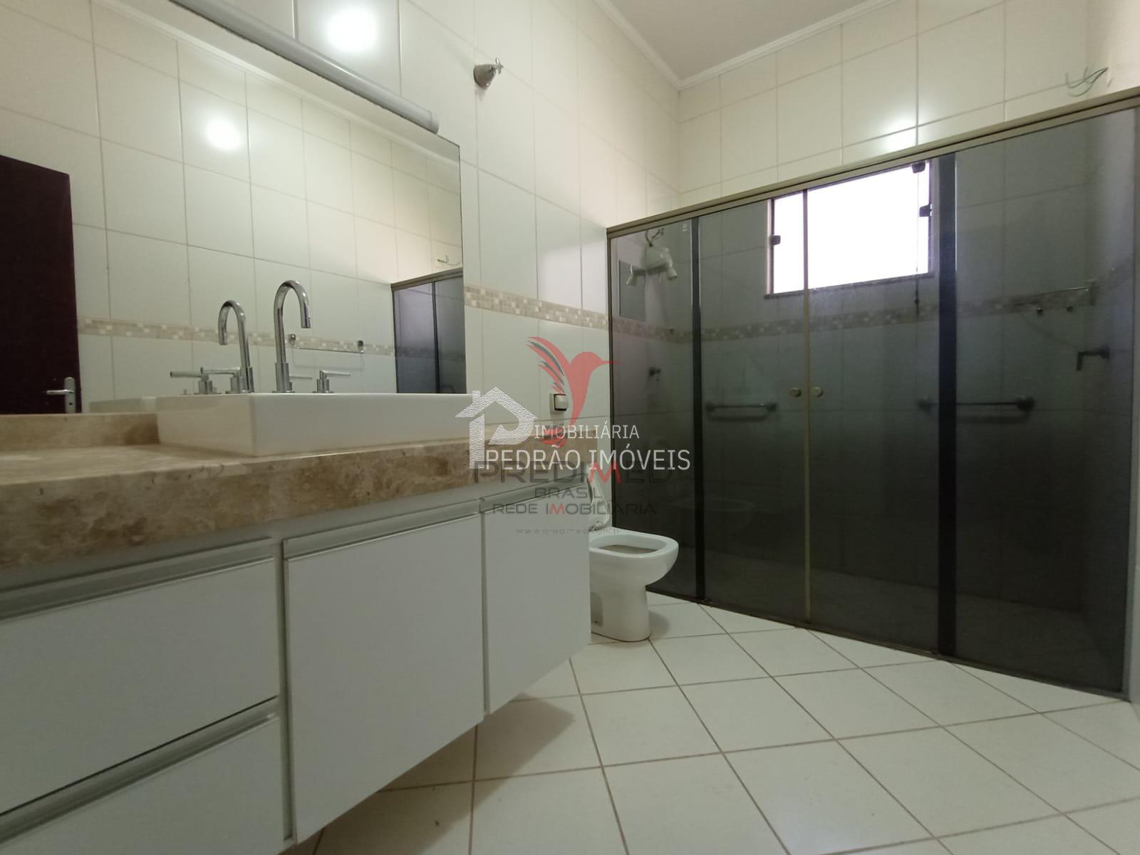 Casa de 3 quartos, 266m&sup2; no bairro Parque Residencial S&atilde;o Jos&eacute;, em Len&ccedil;&oacute;is Paulista  Lençóis Paulista - 