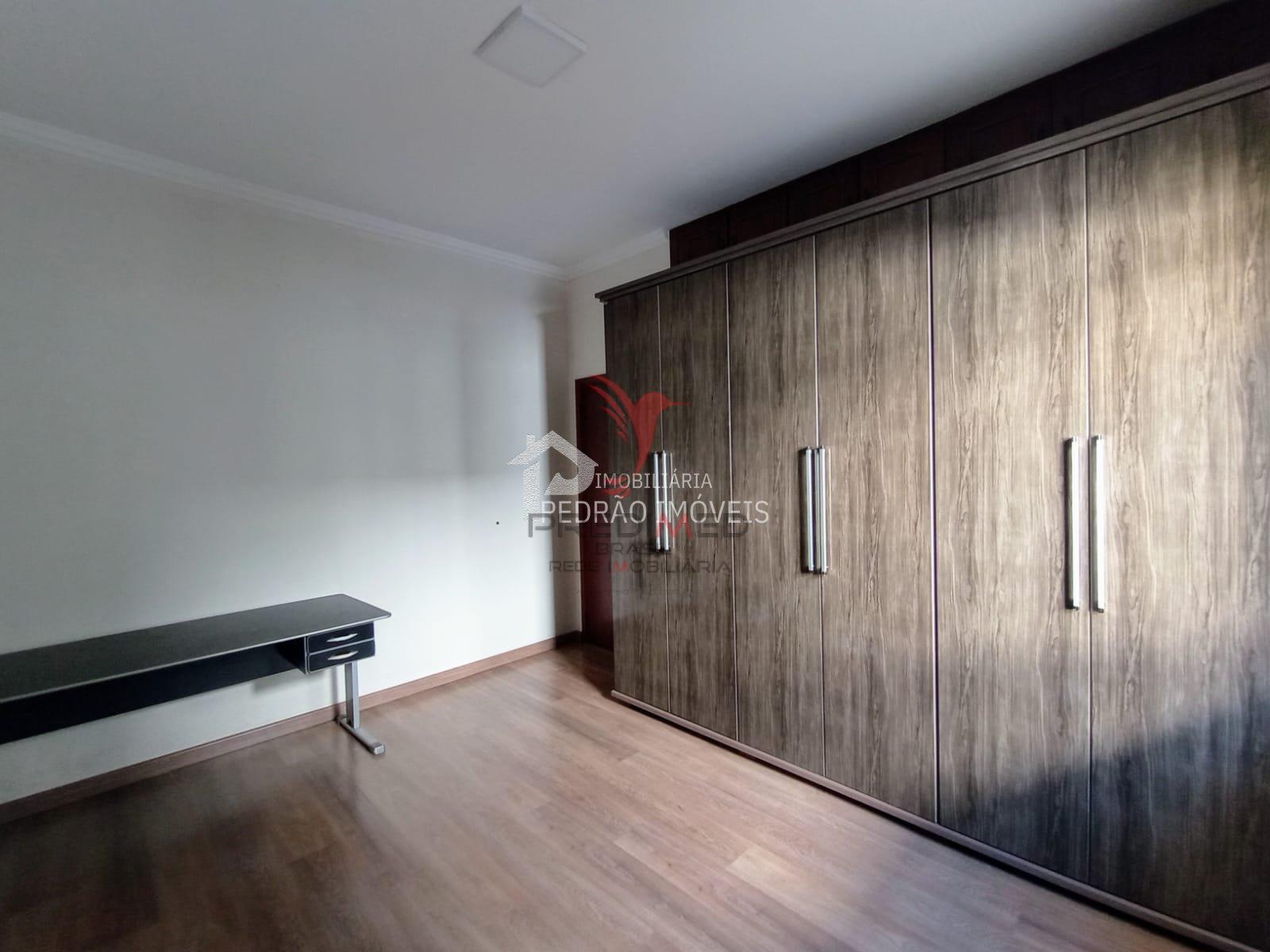 Casa de 3 quartos, 266m&sup2; no bairro Parque Residencial S&atilde;o Jos&eacute;, em Len&ccedil;&oacute;is Paulista  Lençóis Paulista - 