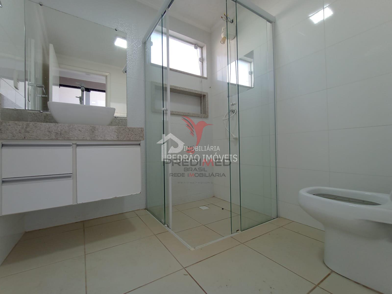 Casa de 3 quartos, 266m&sup2; no bairro Parque Residencial S&atilde;o Jos&eacute;, em Len&ccedil;&oacute;is Paulista  Lençóis Paulista - 