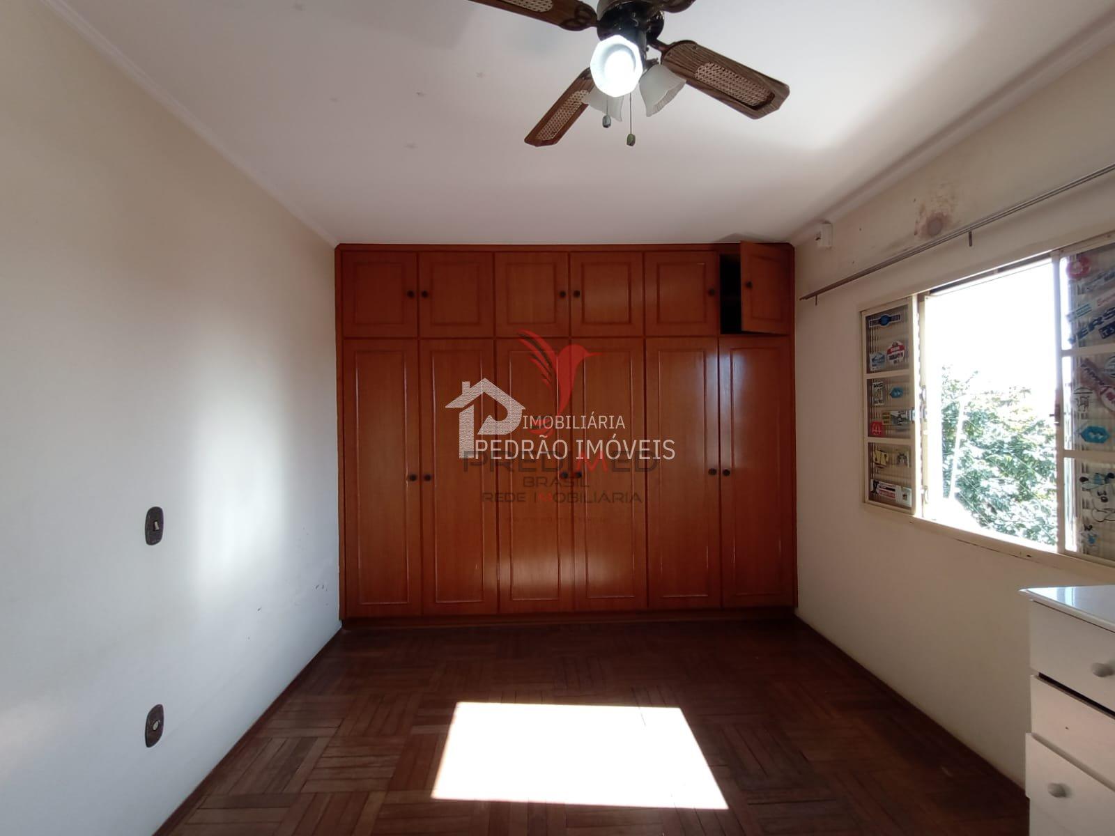 Casa de 4 quartos, 239m&sup2; no bairro Centro, em Len&ccedil;&oacute;is Paulista  Lençóis Paulista - 