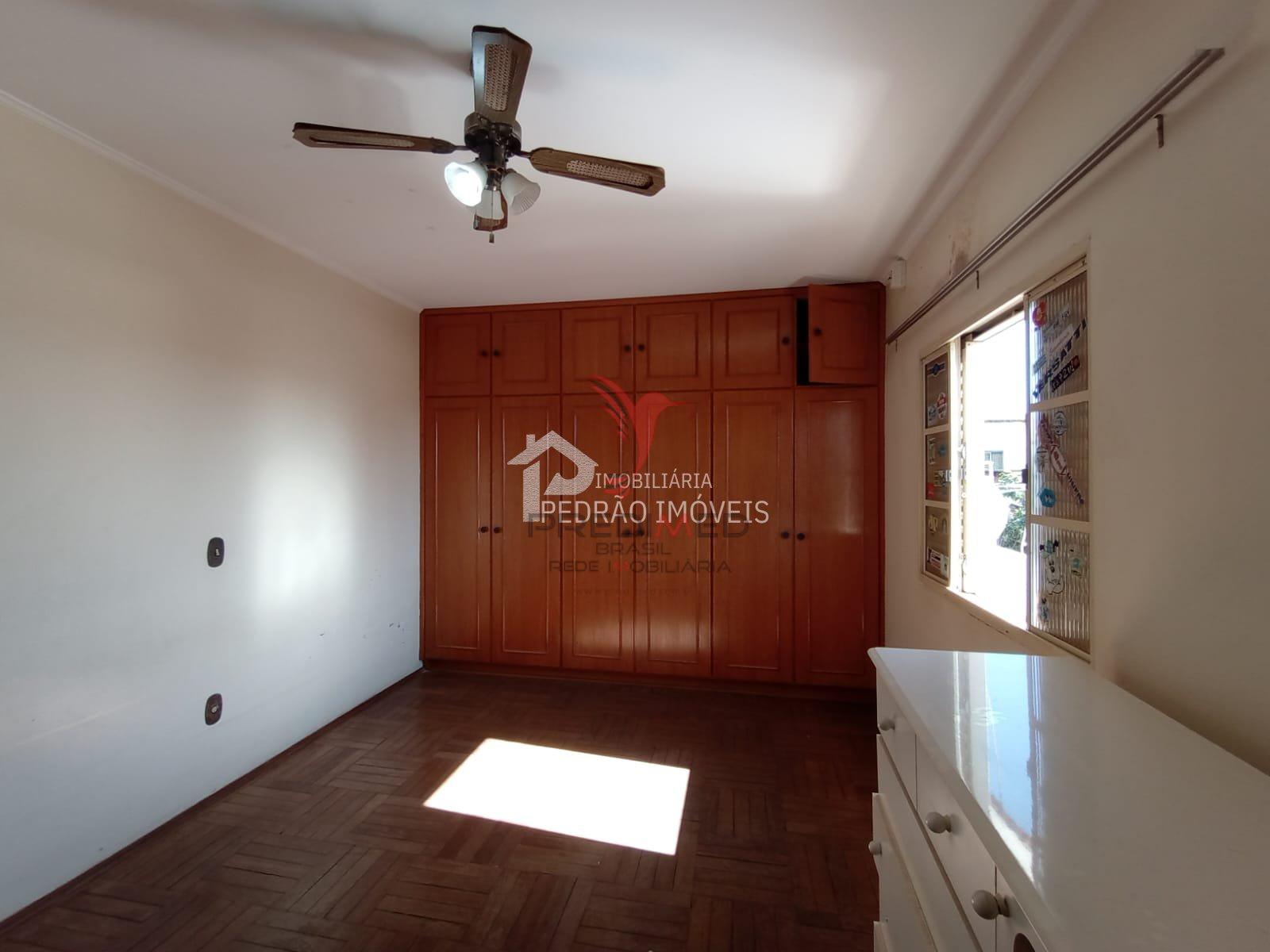 Casa de 4 quartos, 239m&sup2; no bairro Centro, em Len&ccedil;&oacute;is Paulista  Lençóis Paulista - 