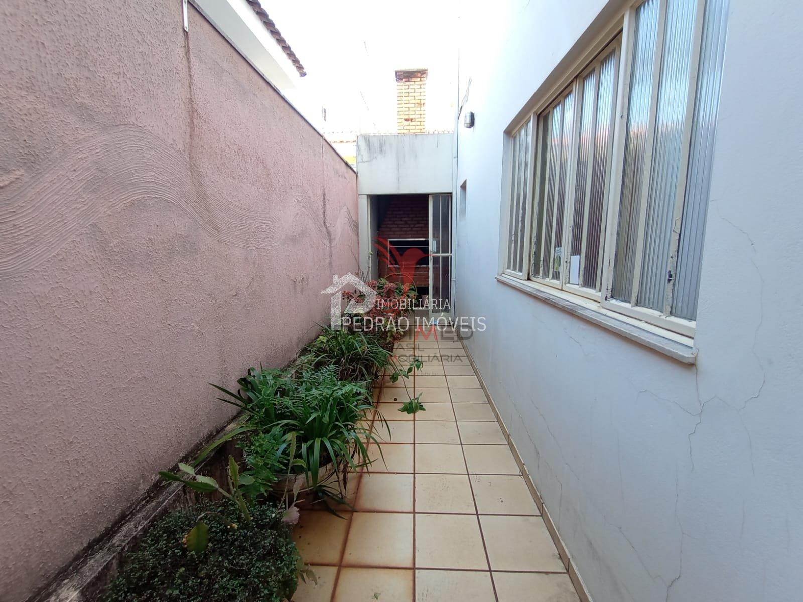 Casa de 4 quartos, 239m&sup2; no bairro Centro, em Len&ccedil;&oacute;is Paulista  Lençóis Paulista - 