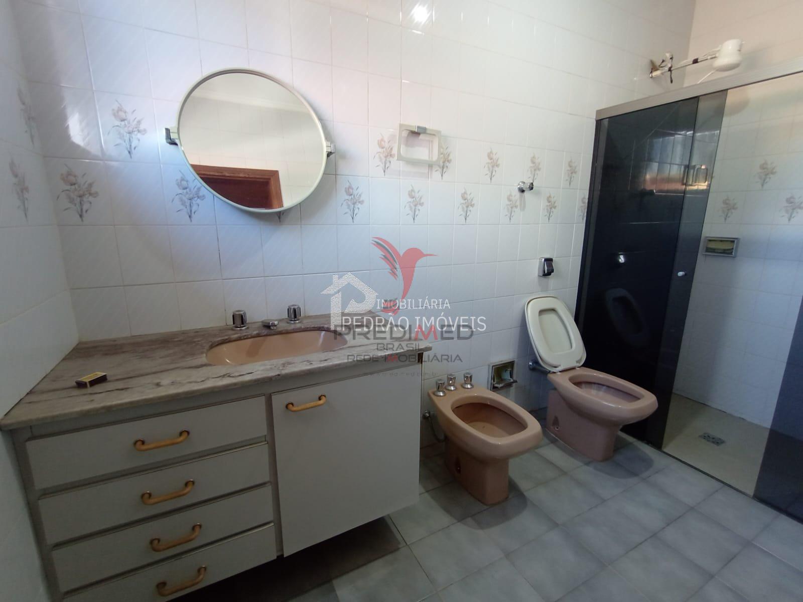 Casa de 4 quartos, 239m&sup2; no bairro Centro, em Len&ccedil;&oacute;is Paulista  Lençóis Paulista - 