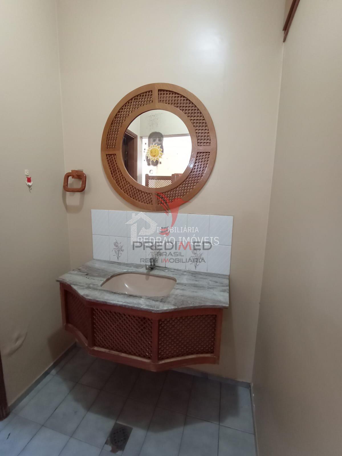 Casa de 4 quartos, 239m&sup2; no bairro Centro, em Len&ccedil;&oacute;is Paulista  Lençóis Paulista - 