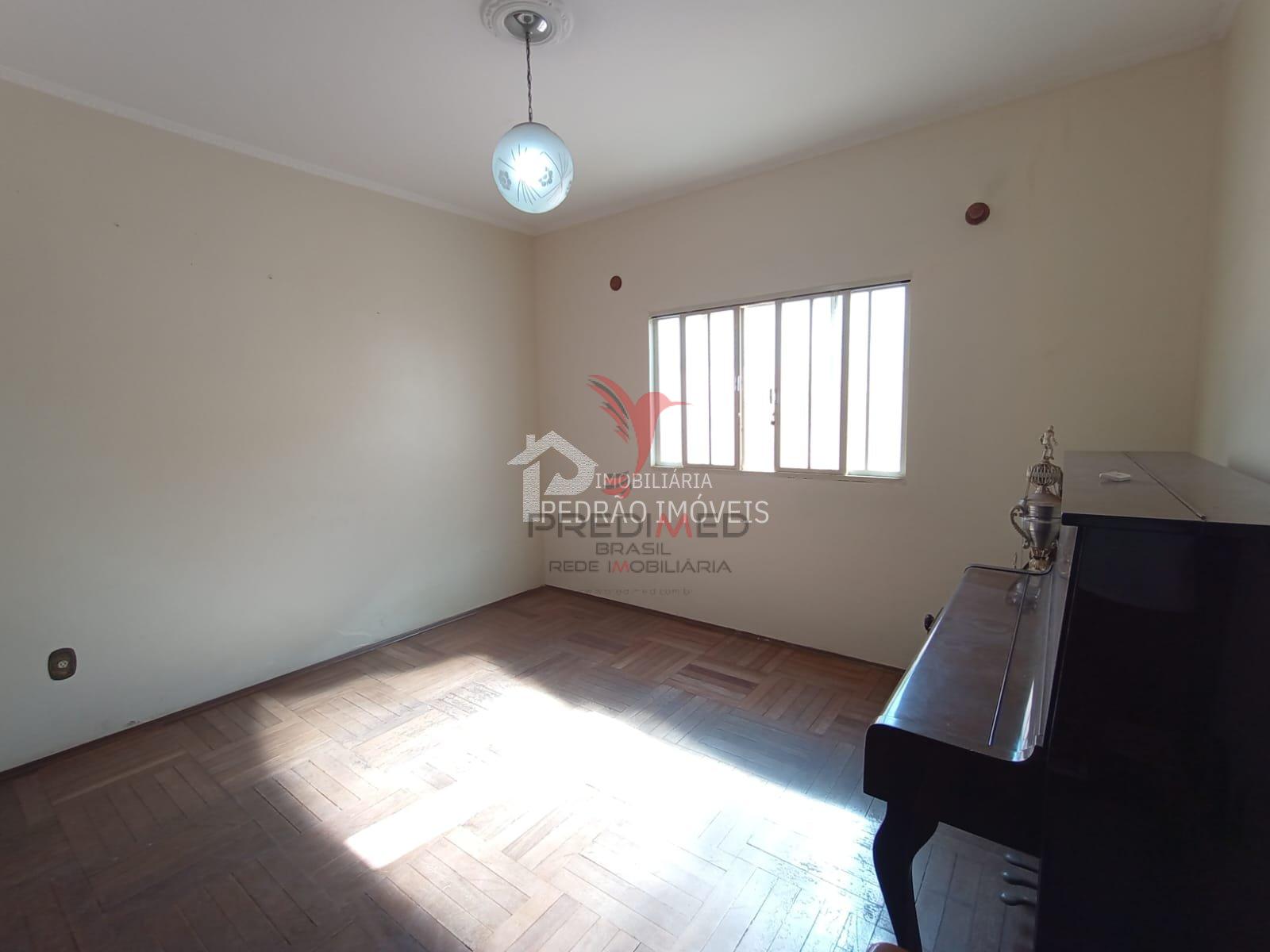 Casa de 4 quartos, 239m&sup2; no bairro Centro, em Len&ccedil;&oacute;is Paulista  Lençóis Paulista - 