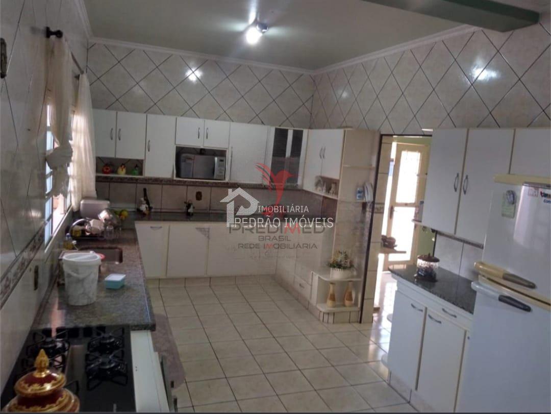 Casa de 4 quartos, 181m&sup2; no bairro Jardim Morumbi, em Len&ccedil;&oacute;is Paulista  Lençóis Paulista - 