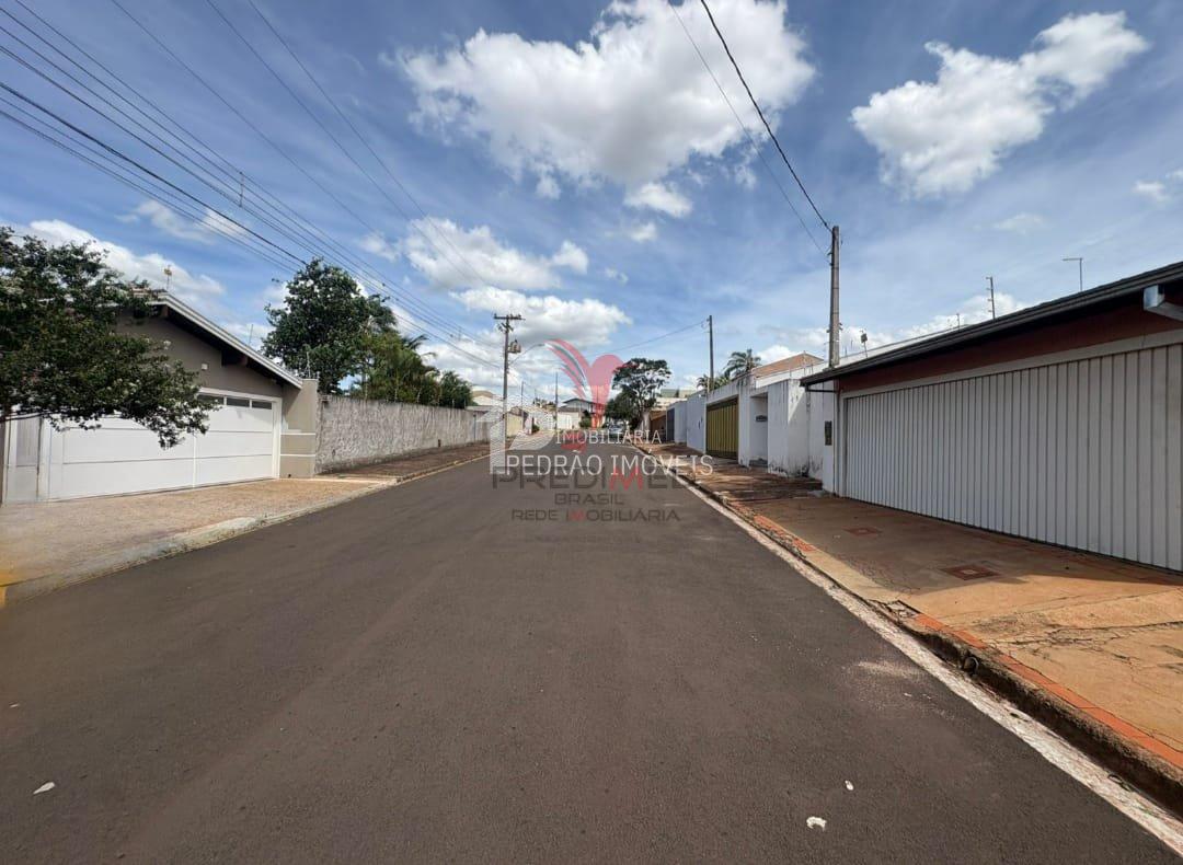 Lote/Terreno de 427m&sup2; no bairro Jardim Itamaraty, em Len&ccedil;&oacute;is Paulista  Lençóis Paulista - 
