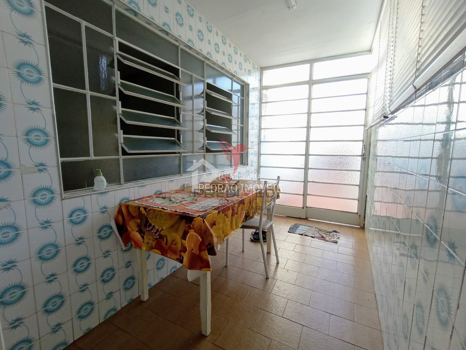 Casa de 4 quartos, 260m&sup2; no bairro Centro, em Len&ccedil;&oacute;is Paulista  Lençóis Paulista - 