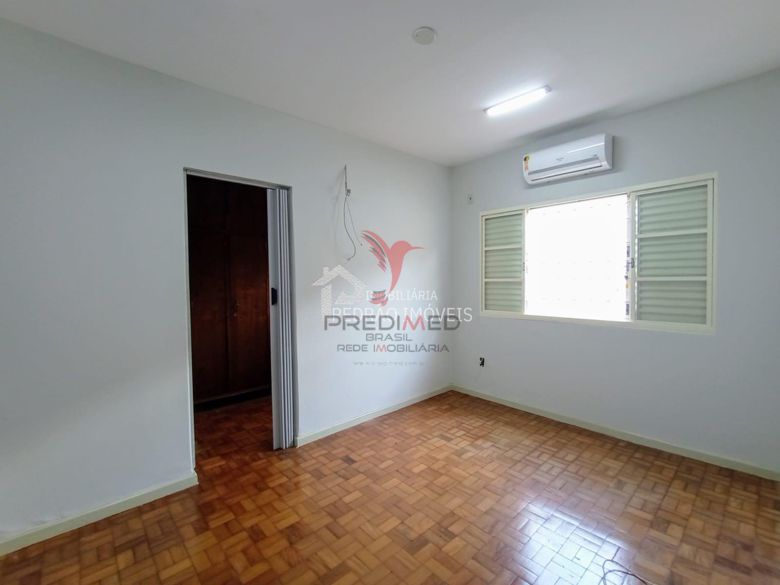 Casa de 4 quartos, 260m&sup2; no bairro Centro, em Len&ccedil;&oacute;is Paulista  Lençóis Paulista - 