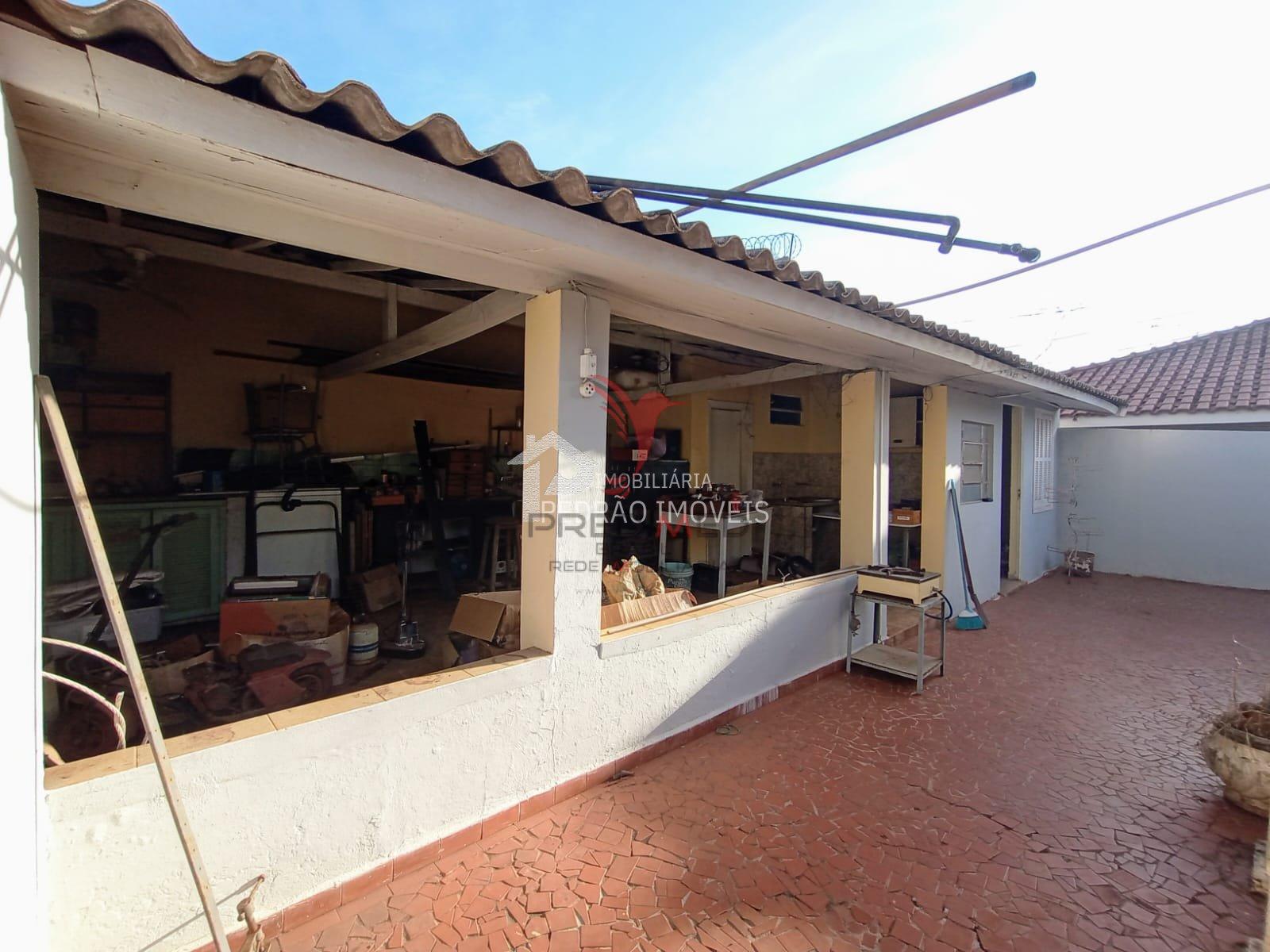 Casa de 4 quartos, 260m&sup2; no bairro Centro, em Len&ccedil;&oacute;is Paulista  Lençóis Paulista - 