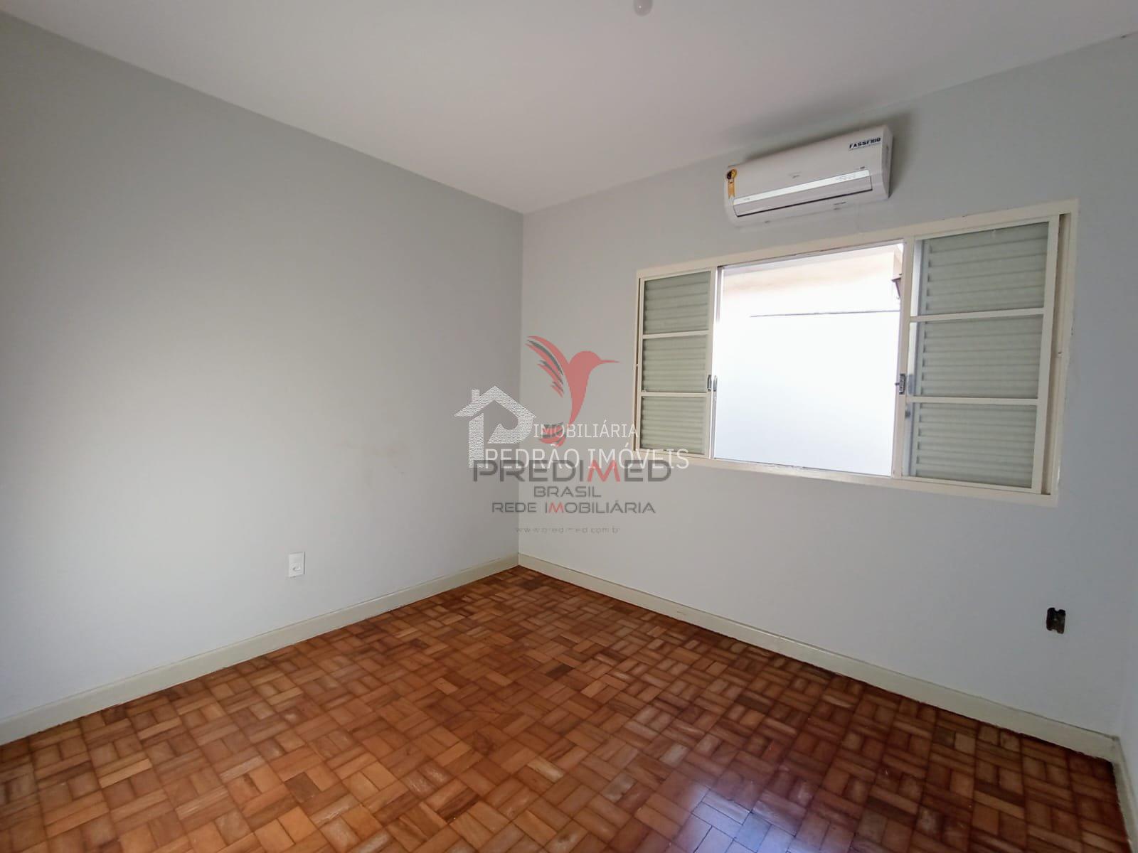 Casa de 4 quartos, 260m&sup2; no bairro Centro, em Len&ccedil;&oacute;is Paulista  Lençóis Paulista - 