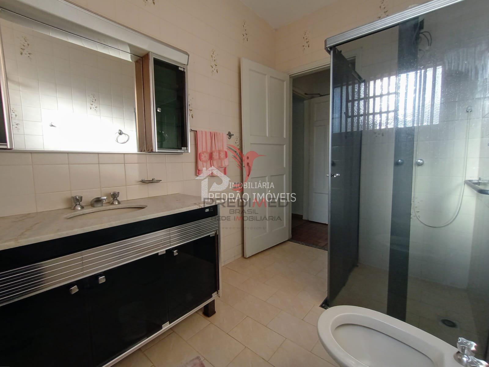 Casa de 4 quartos, 260m&sup2; no bairro Centro, em Len&ccedil;&oacute;is Paulista  Lençóis Paulista - 