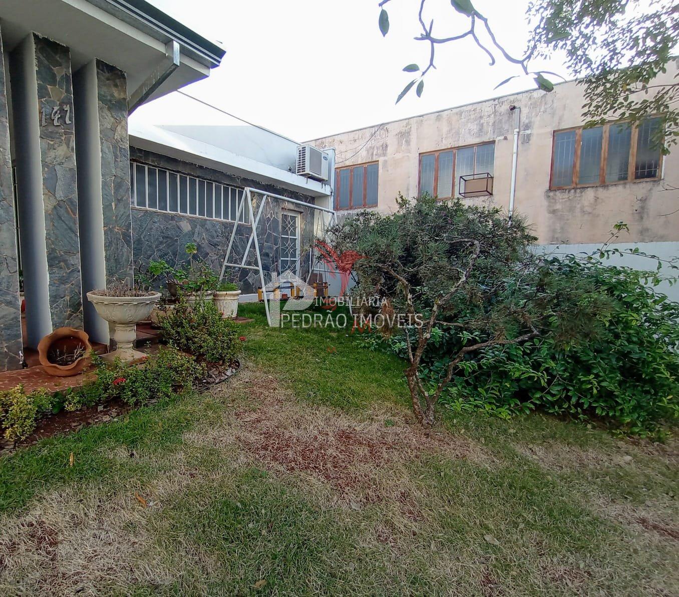 Casa de 4 quartos, 260m&sup2; no bairro Centro, em Len&ccedil;&oacute;is Paulista  Lençóis Paulista - 