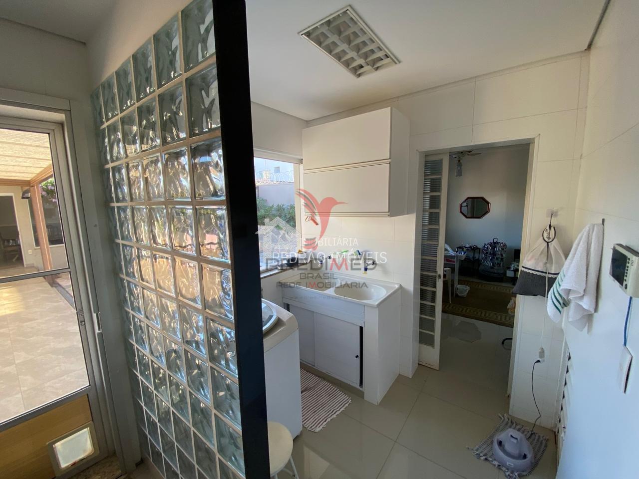 Sobrado de 3 quartos, 200m&sup2; no bairro Vila Santa Cec&iacute;lia, em Len&ccedil;&oacute;is Paulista  Lençóis Paulista - 