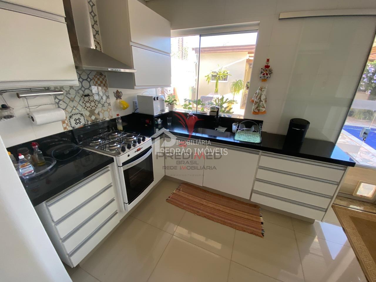 Sobrado de 3 quartos, 200m&sup2; no bairro Vila Santa Cec&iacute;lia, em Len&ccedil;&oacute;is Paulista  Lençóis Paulista - 