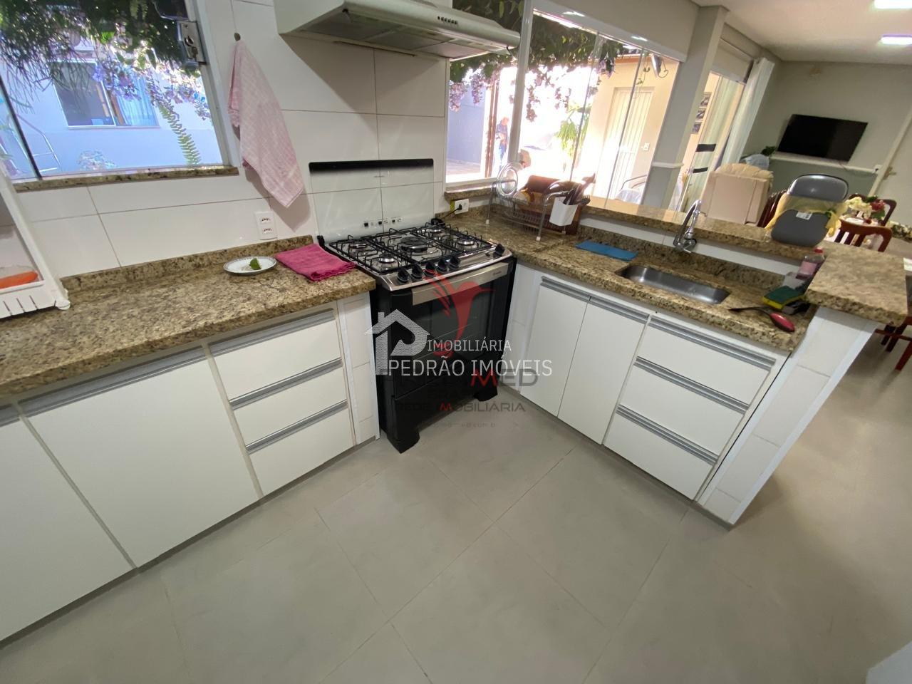 Sobrado de 3 quartos, 200m&sup2; no bairro Vila Santa Cec&iacute;lia, em Len&ccedil;&oacute;is Paulista  Lençóis Paulista - 