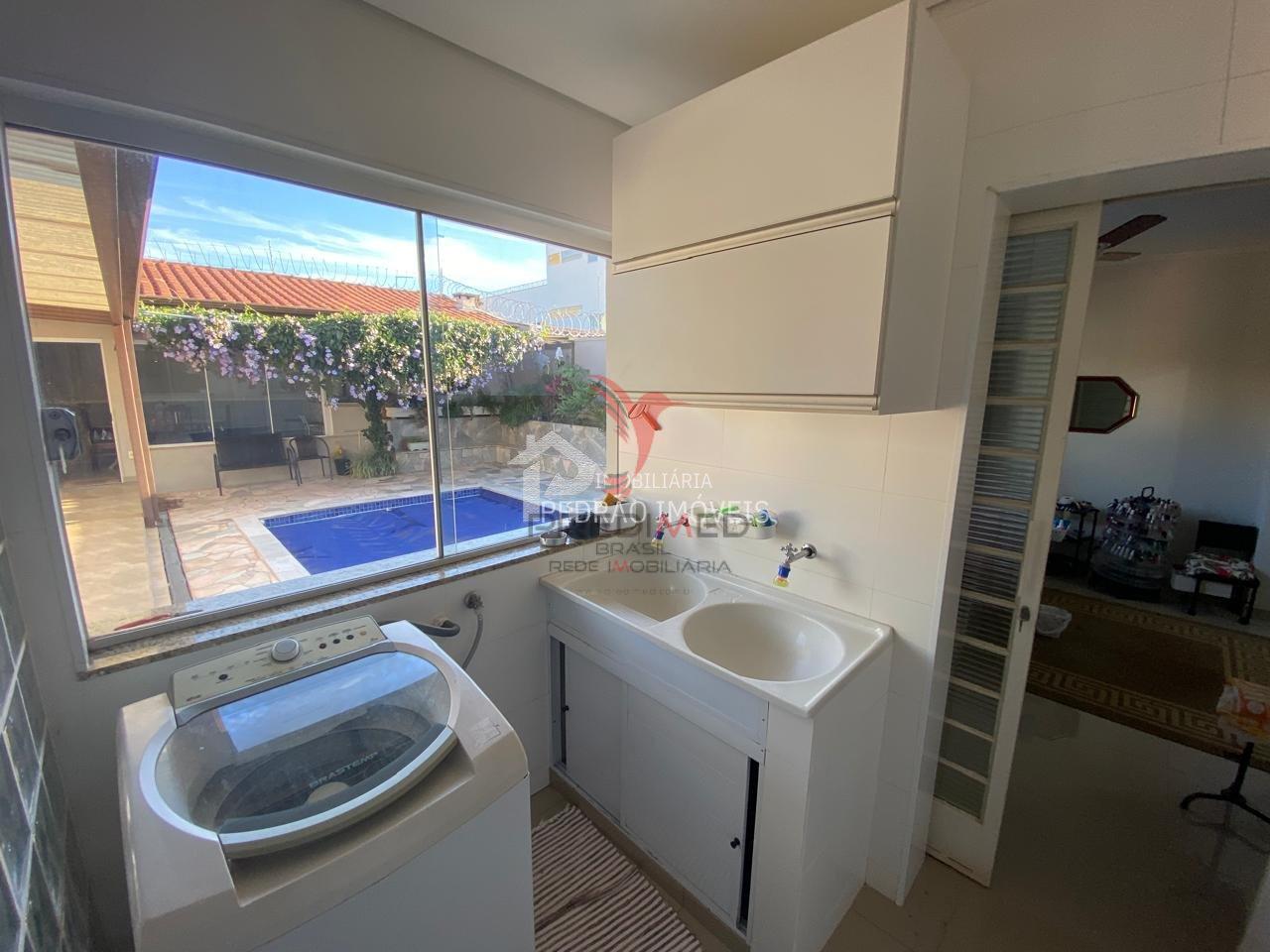 Sobrado de 3 quartos, 200m&sup2; no bairro Vila Santa Cec&iacute;lia, em Len&ccedil;&oacute;is Paulista  Lençóis Paulista - 