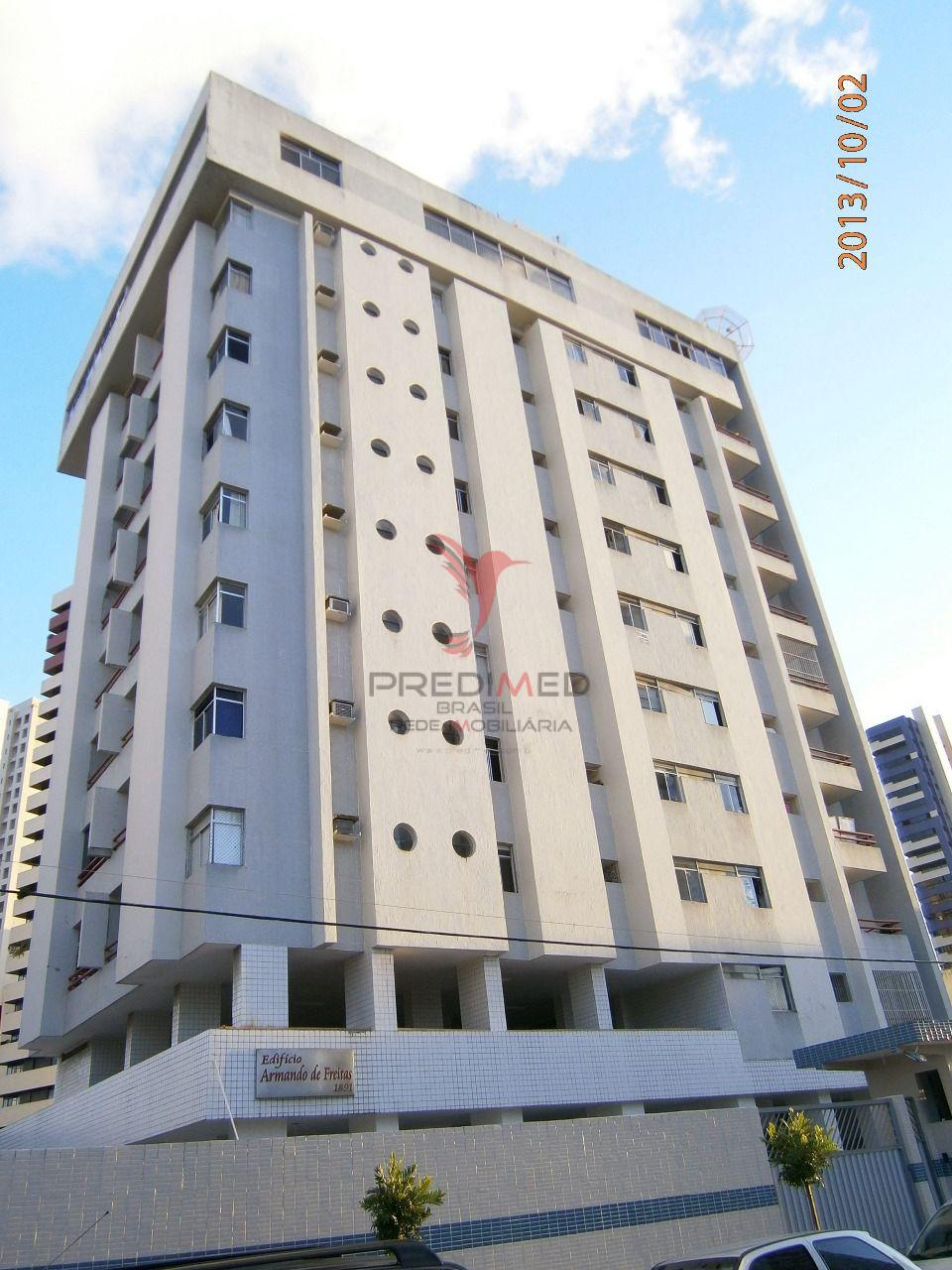 Vende-se apartamento amplo em Manaira, com &oacute;tima localiza&ccedil;&atilde;o e pre&ccedil;o de oportunidade!  João Pessoa - 