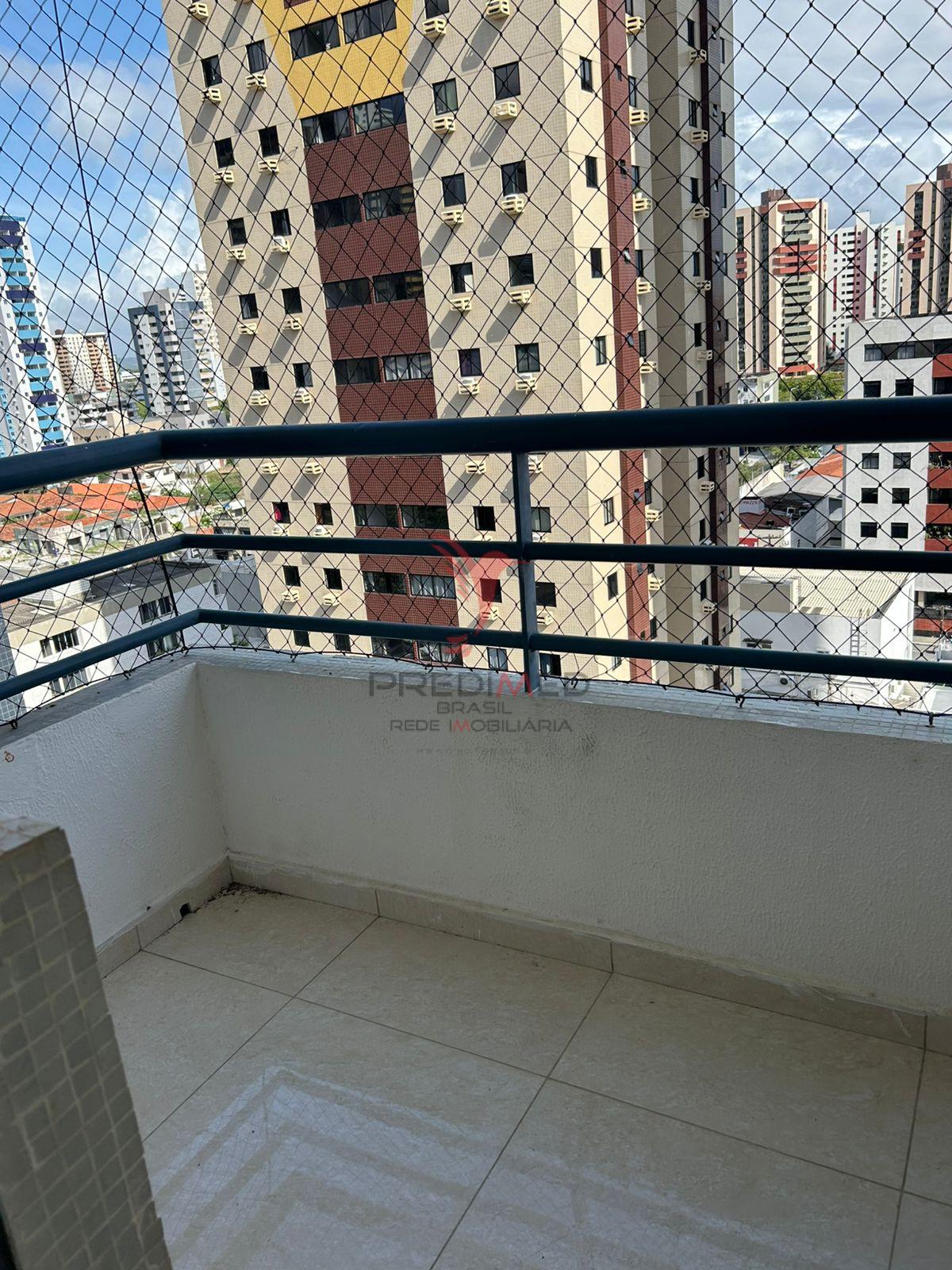 Vende-se apartamento amplo em Manaira, com &oacute;tima localiza&ccedil;&atilde;o e pre&ccedil;o de oportunidade!  João Pessoa - 