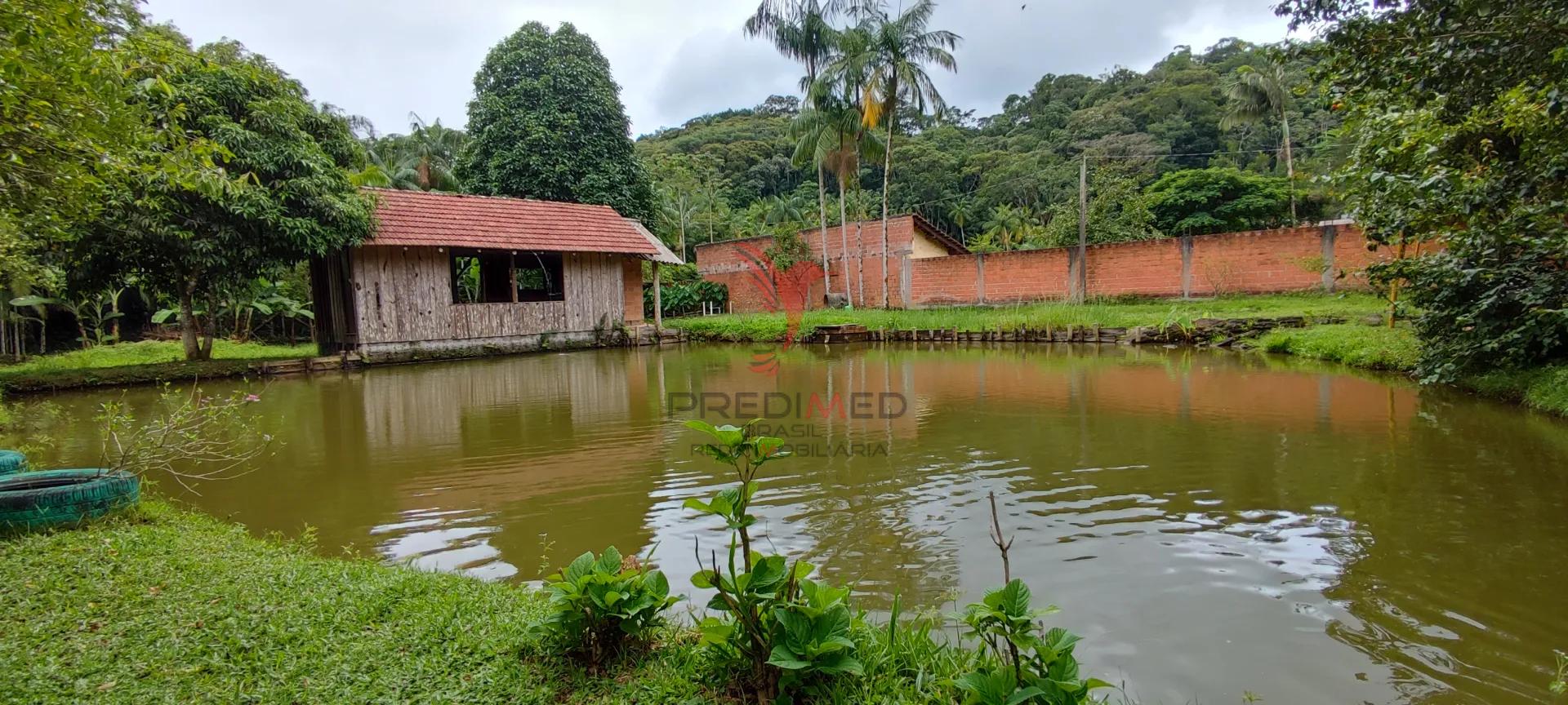 Ch&aacute;cara em Blumenau. Com rancho em constru&ccedil;&atilde;o. Lagoa com &aacute;gua. Po&ccedil;o artesiano. Pomar Rua Pedro Airton Zimmermann Blumenau - 