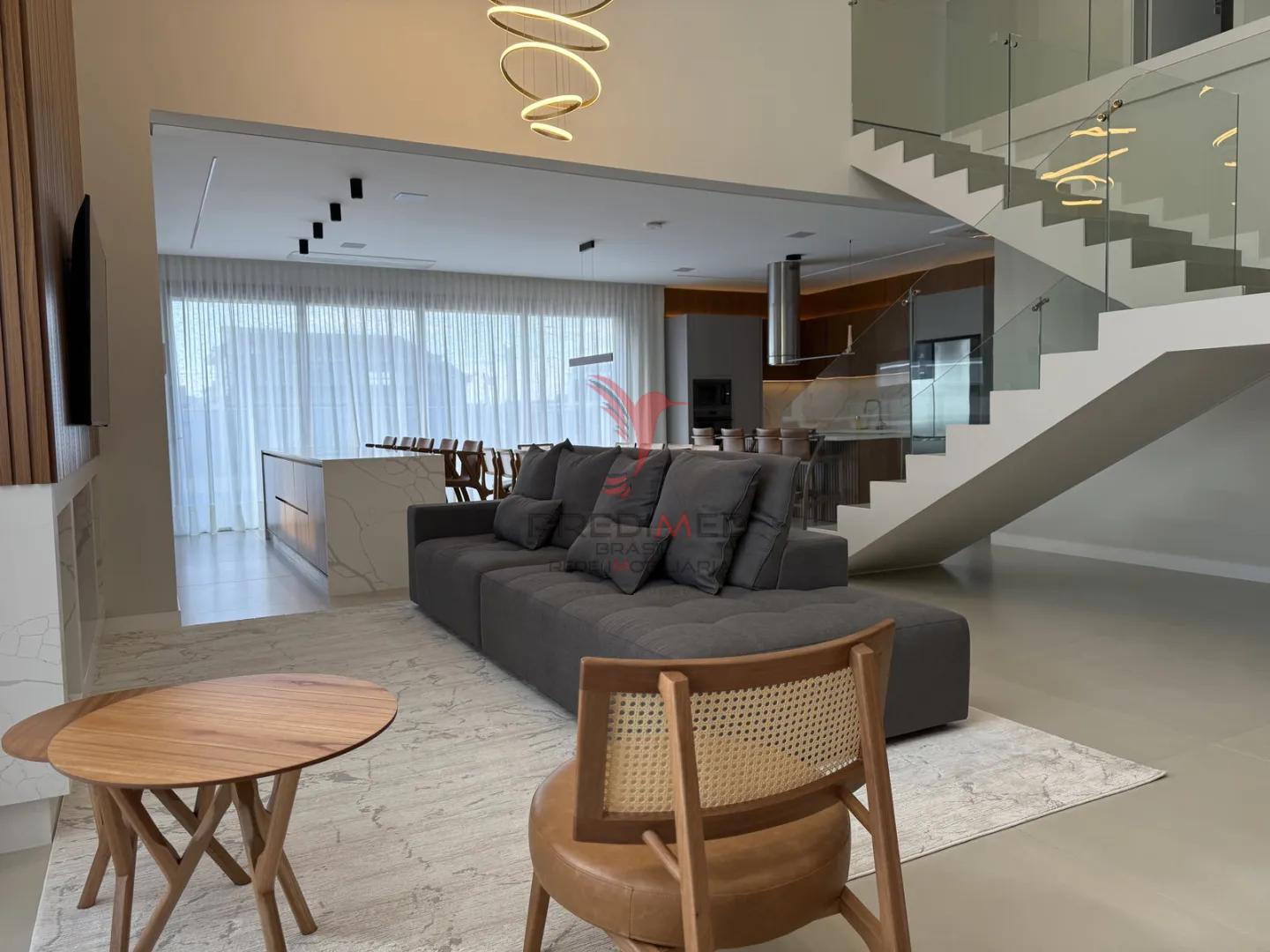 Casa Floren&ccedil;a: O &Aacute;pice do Luxo e Tecnologia no Condom&iacute;nio Caled&ocirc;nia Rua Ivo Jose Rebello - - 