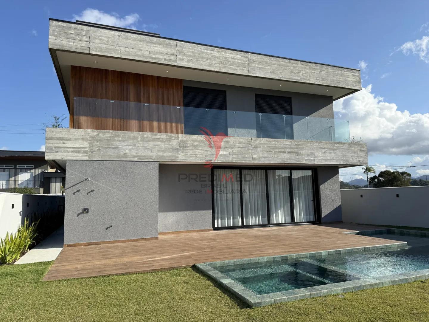 Casa Floren&ccedil;a: O &Aacute;pice do Luxo e Tecnologia no Condom&iacute;nio Caled&ocirc;nia Rua Ivo Jose Rebello - - 